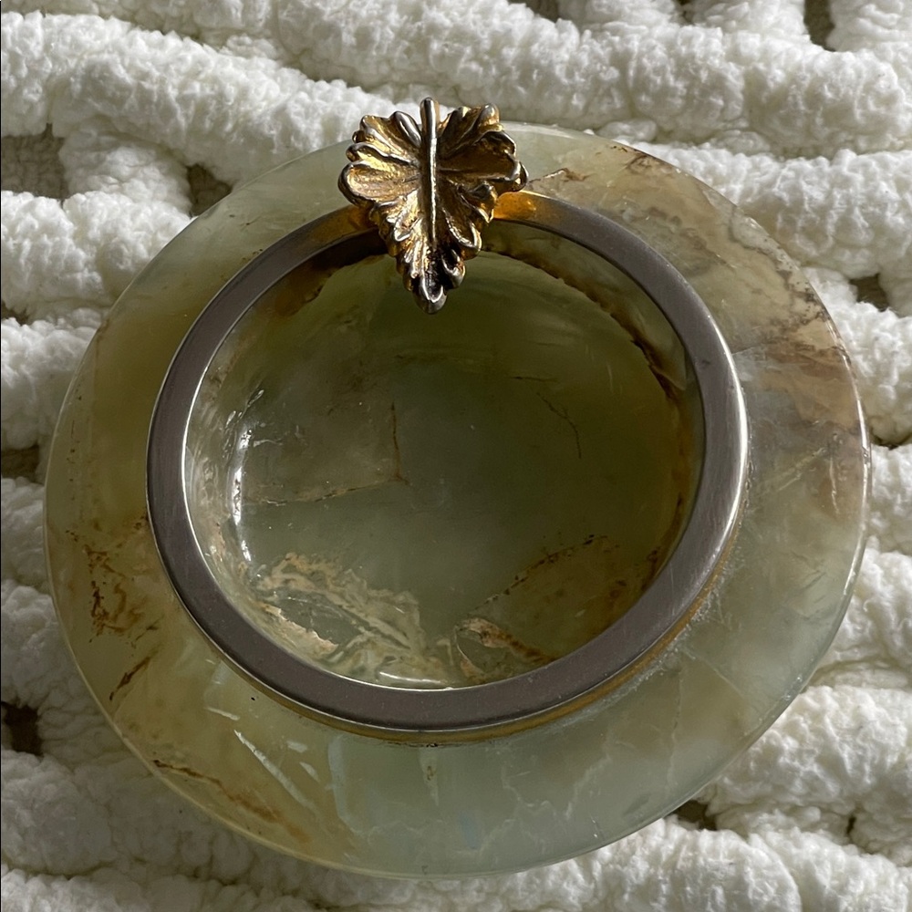 Vintage onyx and brass dish,ashtray. Lion footed. Approx 5 in. Heavy. GUC